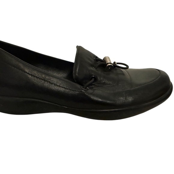 PRADA Authentic Nappa Women’s Black Leather Toggle Loafers Size 38.5 with Box - Picture 2 of 7